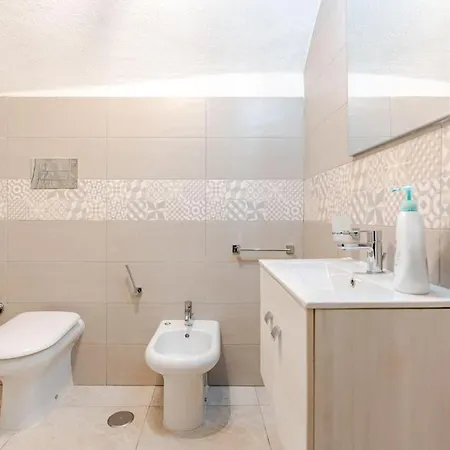 Noble Loft In Historical Building - 800m Subway アパート ナポリ